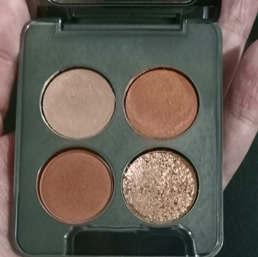Roen eyes on me palette